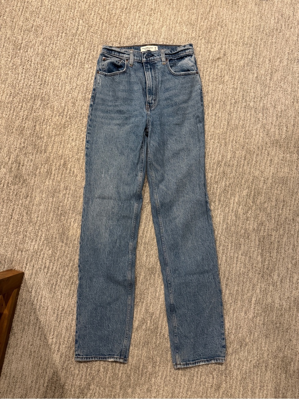 Abercrombie & Fitch Ultra High Rise 90s Straight Jean